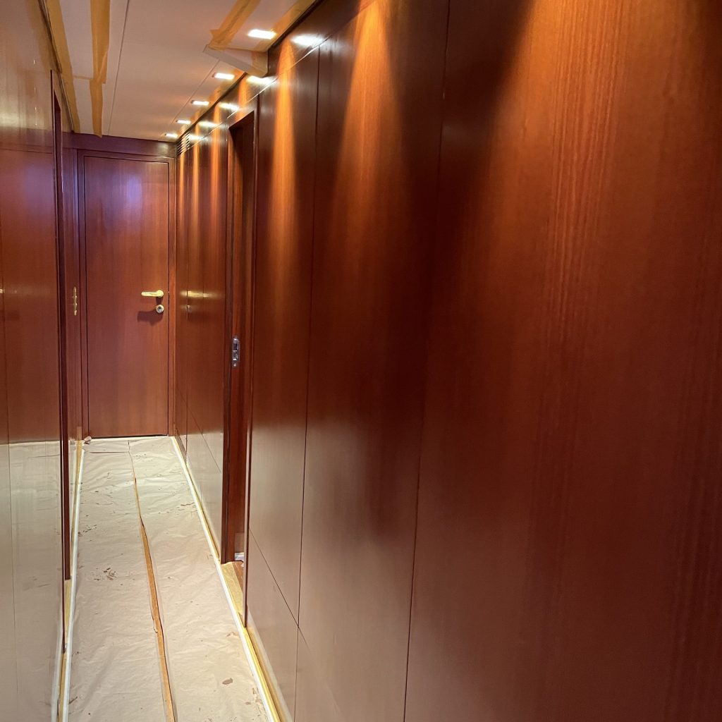 Interior varnish